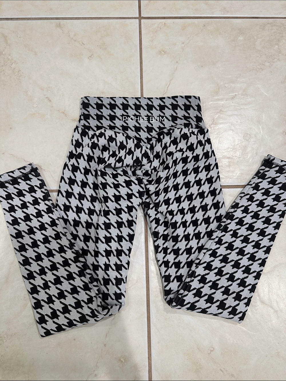 Pechee Bum Black & White Houndstooth Leggings - High Waist